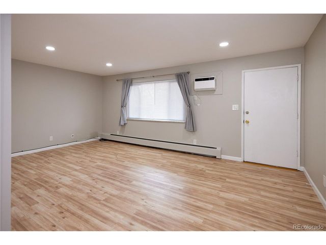 7050 W Cedar Ave 212, Lakewood, CO 80226