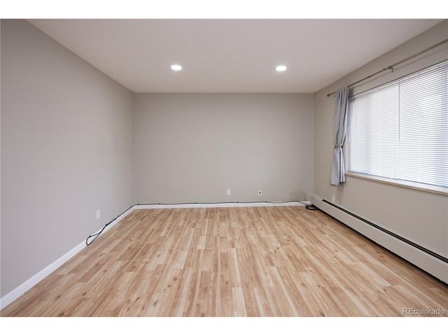 7050 W Cedar Ave 212, Lakewood, CO 80226