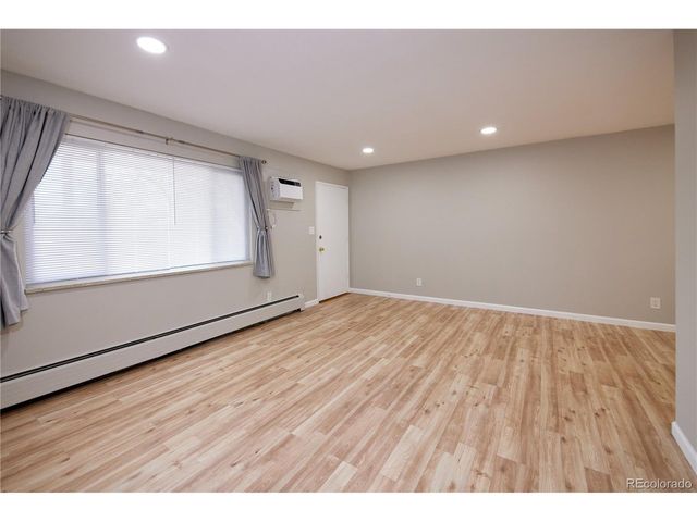 7050 W Cedar Ave 212, Lakewood, CO 80226