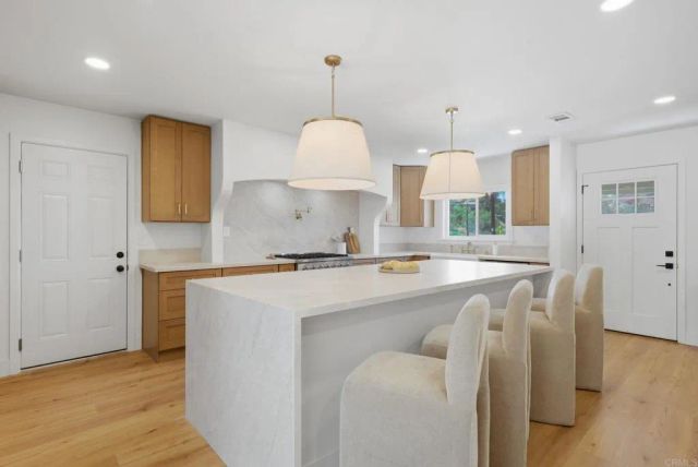 2904 E Barnwell Street, Oceanside, CA 92054