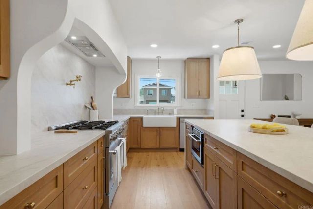 2904 E Barnwell Street, Oceanside, CA 92054