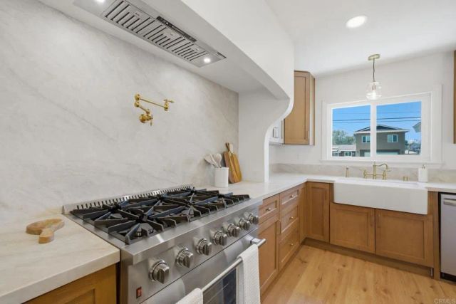 2904 E Barnwell Street, Oceanside, CA 92054