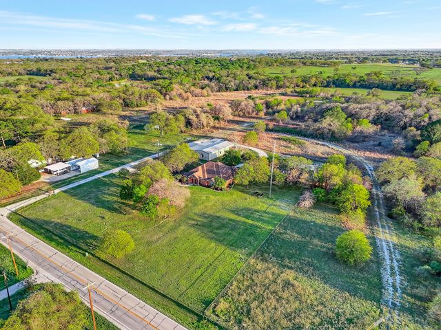 7835 Portwood Road, Azle, TX 76020