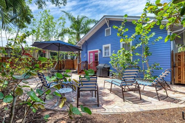 1676 OAK STREET, Sarasota, FL 34236