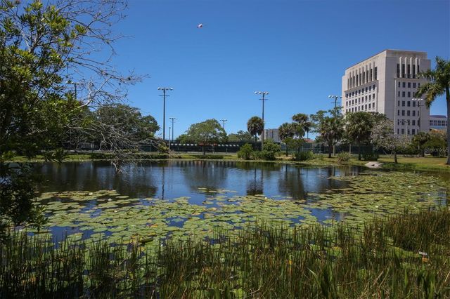 1676 OAK STREET, Sarasota, FL 34236