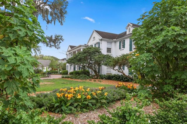 1676 OAK STREET, Sarasota, FL 34236
