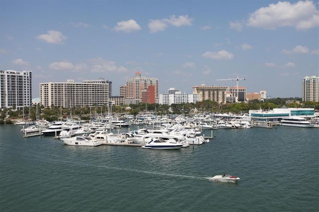 1676 OAK STREET, Sarasota, FL 34236
