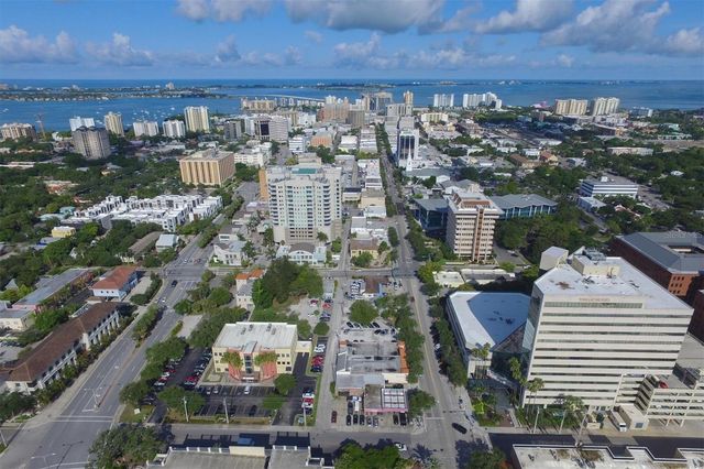 1676 OAK STREET, Sarasota, FL 34236