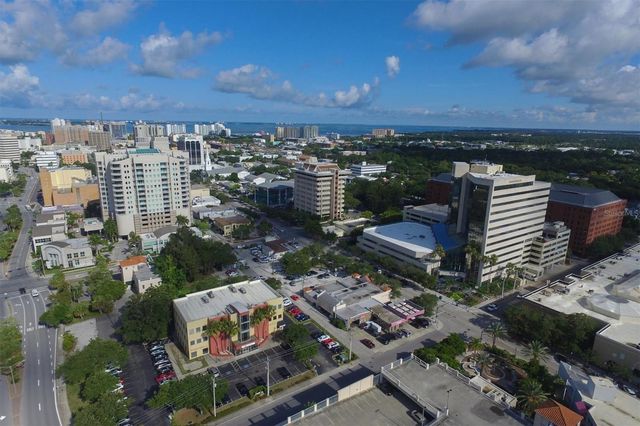 1676 OAK STREET, Sarasota, FL 34236