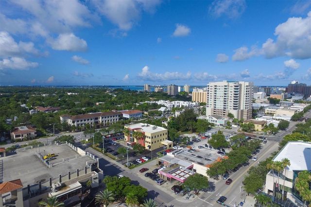 1676 OAK STREET, Sarasota, FL 34236