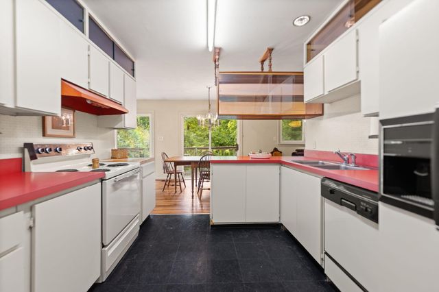 116 Vanwinkle Grove, Berea, KY 40403