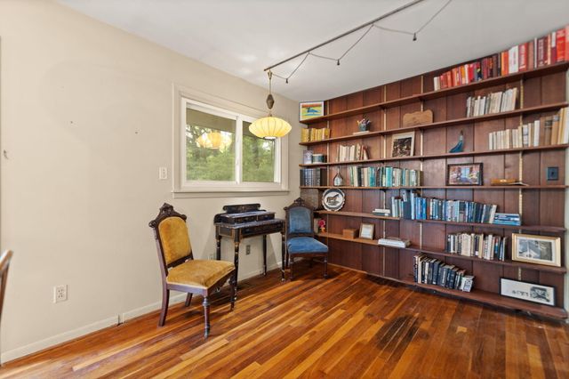 116 Vanwinkle Grove, Berea, KY 40403