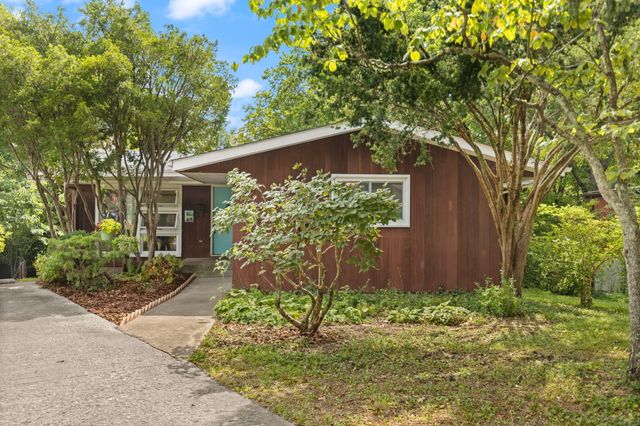 116 Vanwinkle Grove, Berea, KY 40403