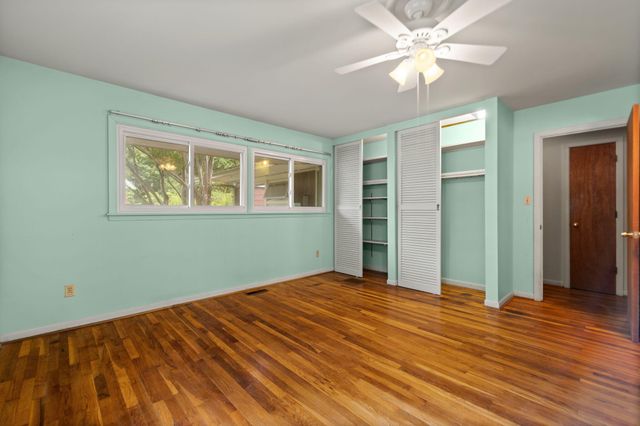 116 Vanwinkle Grove, Berea, KY 40403