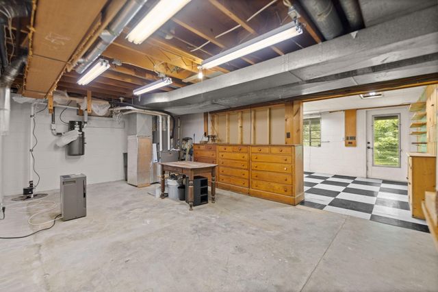 116 Vanwinkle Grove, Berea, KY 40403