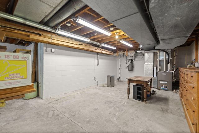 116 Vanwinkle Grove, Berea, KY 40403