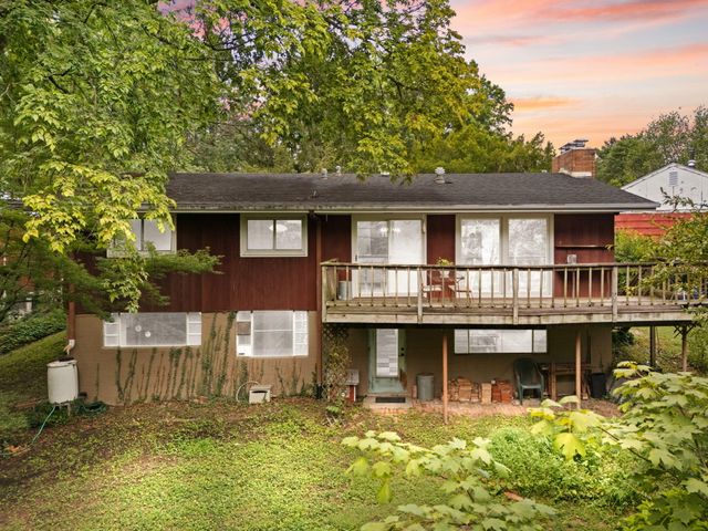 116 Vanwinkle Grove, Berea, KY 40403