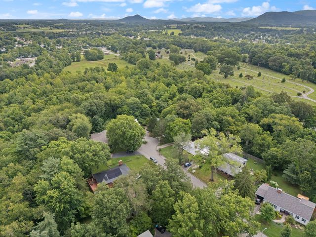 116 Vanwinkle Grove, Berea, KY 40403