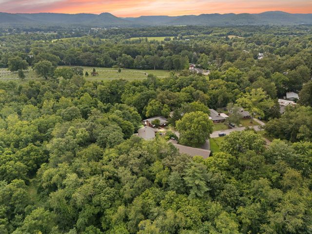 116 Vanwinkle Grove, Berea, KY 40403