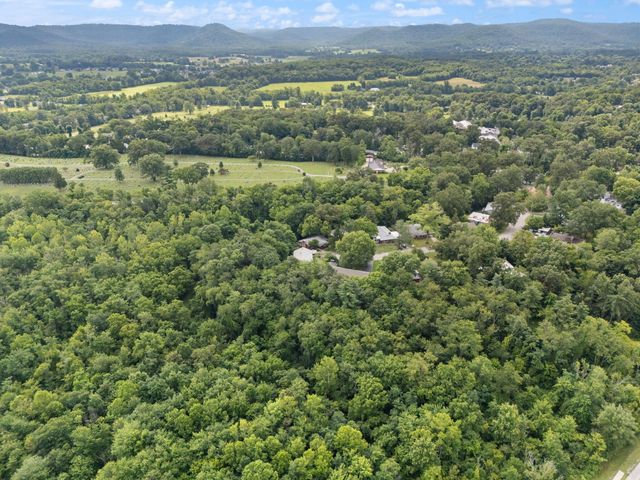 116 Vanwinkle Grove, Berea, KY 40403