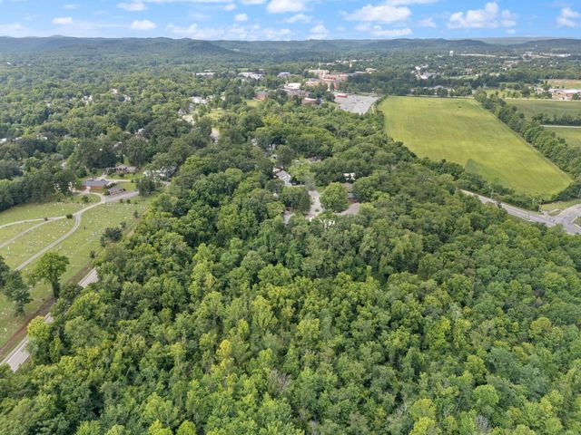 116 Vanwinkle Grove, Berea, KY 40403