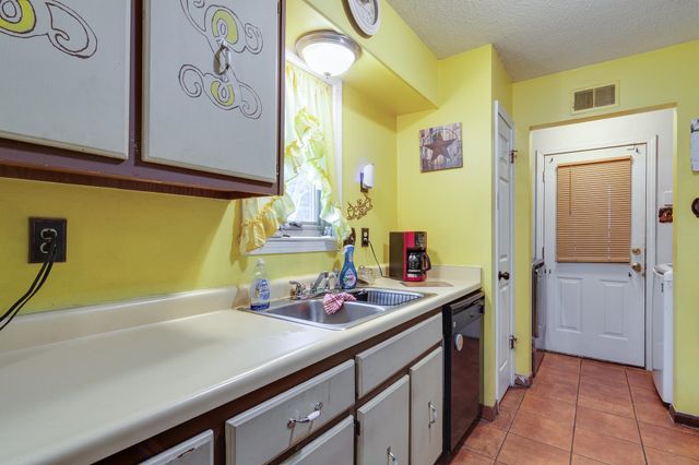 6677 HARTFORD DR, Memphis, TN 38134