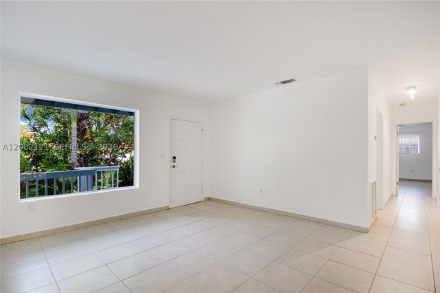 119 Harbor Dr, Key Biscayne, FL 33149