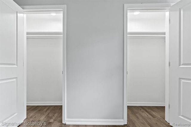 1054 Saxon Drive, Birmingham, MI 48009