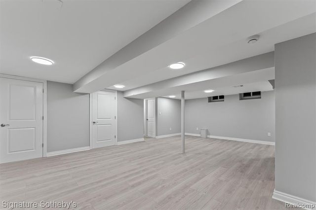 1054 Saxon Drive, Birmingham, MI 48009