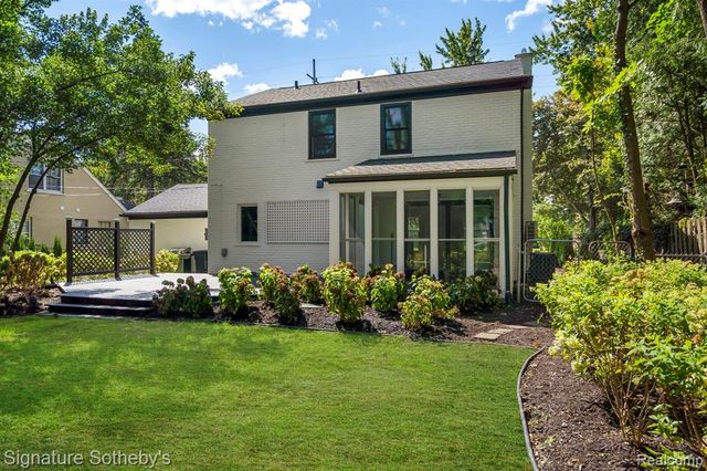 1054 Saxon Drive, Birmingham, MI 48009