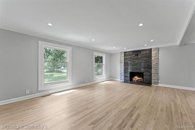 1054 Saxon Drive, Birmingham, MI 48009