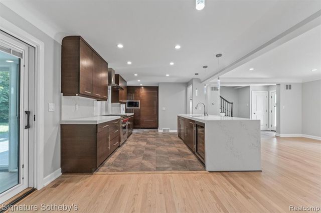 1054 Saxon Drive, Birmingham, MI 48009