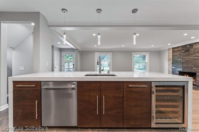 1054 Saxon Drive, Birmingham, MI 48009