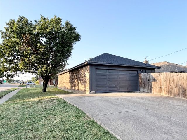 211 E Stone Circle, Wylie, TX 75098