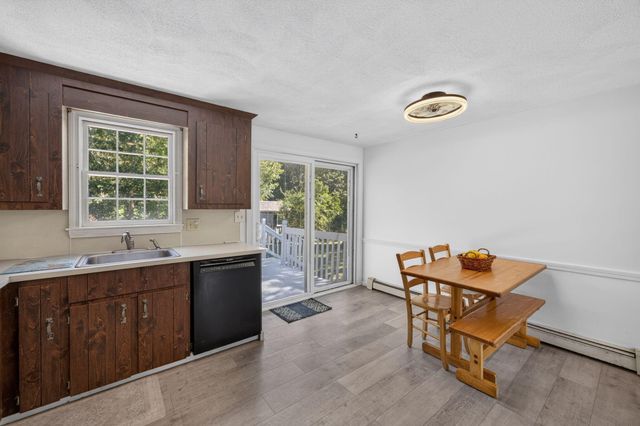 39 Kerrywood Drive, Teaticket, MA 02536