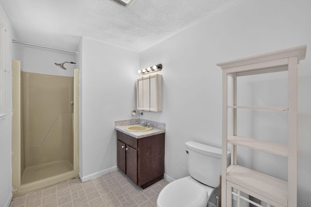 39 Kerrywood Drive, Teaticket, MA 02536
