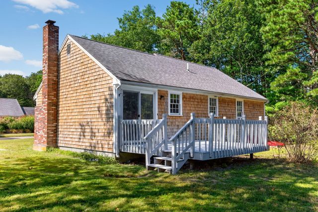 39 Kerrywood Drive, Teaticket, MA 02536