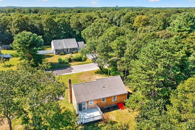 39 Kerrywood Drive, Teaticket, MA 02536
