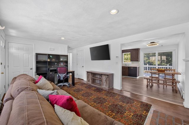 39 Kerrywood Drive, Teaticket, MA 02536