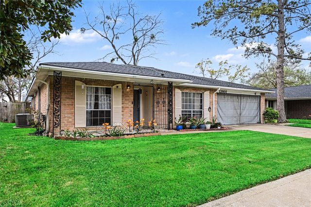 13807 Templar Lane, Sugar Land, TX 77498