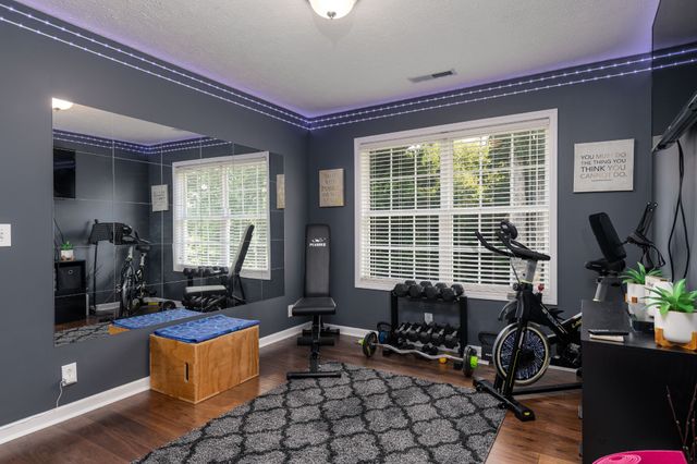 1316 Lunar Dr, Murfreesboro, TN 37129