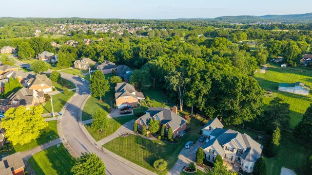 1316 Lunar Dr, Murfreesboro, TN 37129