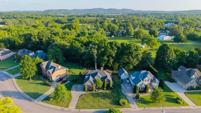 1316 Lunar Dr, Murfreesboro, TN 37129