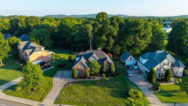 1316 Lunar Dr, Murfreesboro, TN 37129