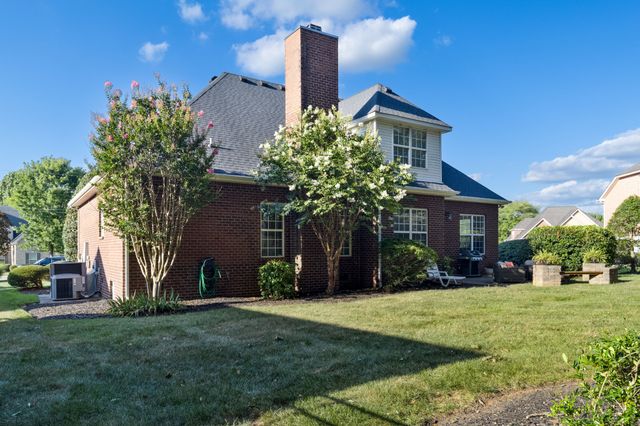 1316 Lunar Dr, Murfreesboro, TN 37129