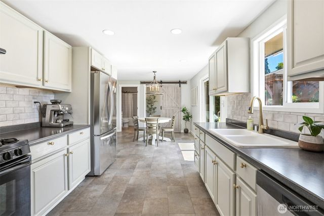 22628 87th Avenue W, Edmonds, WA 98026