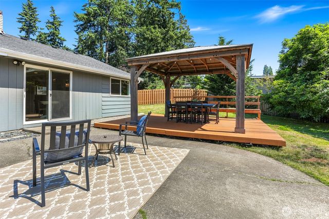 22628 87th Avenue W, Edmonds, WA 98026