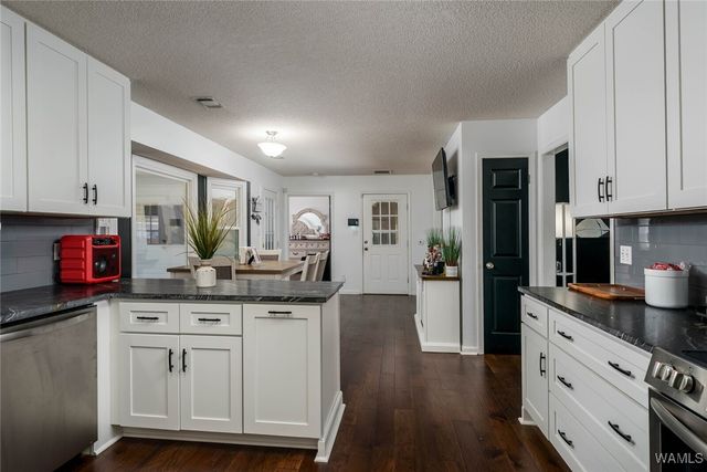 3501 Foxtrail, Northport, AL 35473