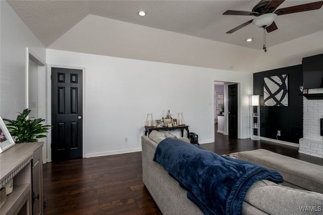 3501 Foxtrail, Northport, AL 35473