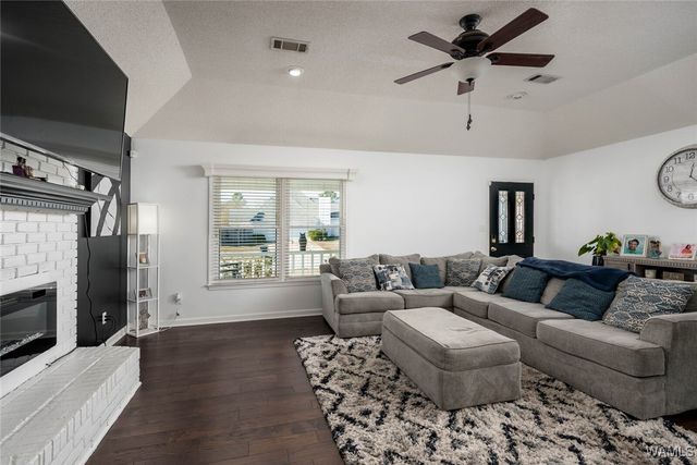 3501 Foxtrail, Northport, AL 35473